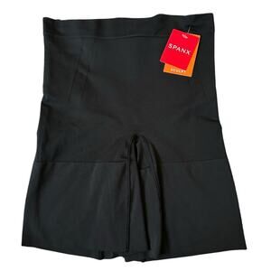 NWT Spanx Mid Thigh Sculpt Shorts Black Medium
